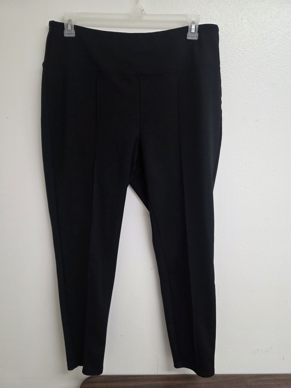 No Boundaries Black Slim Ponte Ankle Pants (0704)
